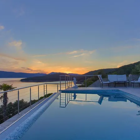 Villa Natura - Infinity Pool, Magical Nature And View, Complete Privacy - By Traveler Tourist Agency Id 2136 *
