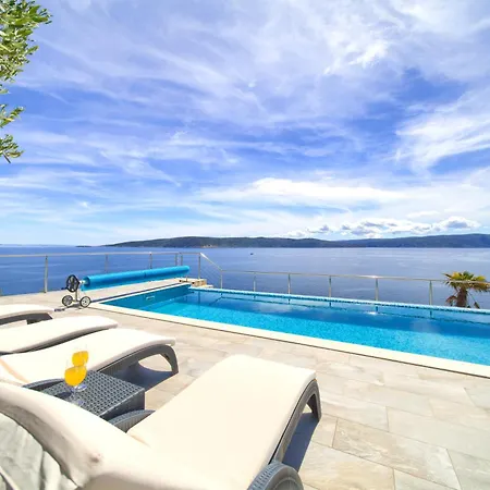 Villa Natura - Infinity Pool, Magical Nature And View, Complete Privacy - By Traveler Tourist Agency Id 2136