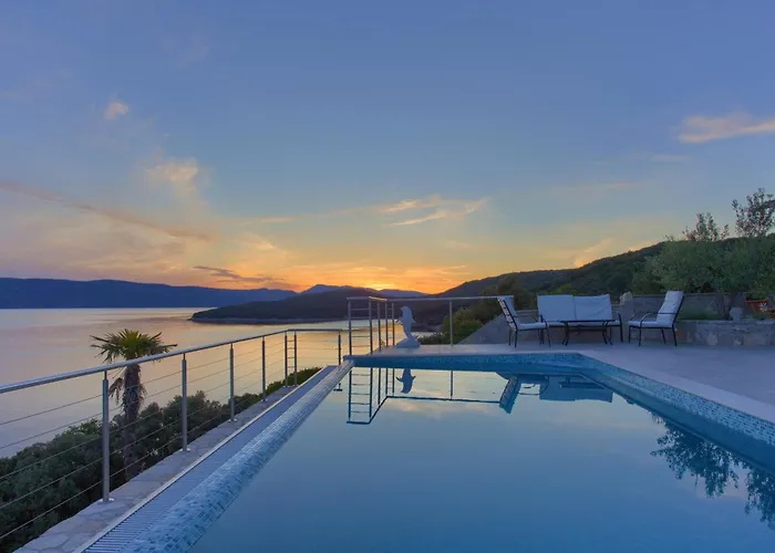 Villa Natura - Infinity Pool, Magical Nature And View, Complete Privacy - By Traveler Tourist Agency Id 2136 *